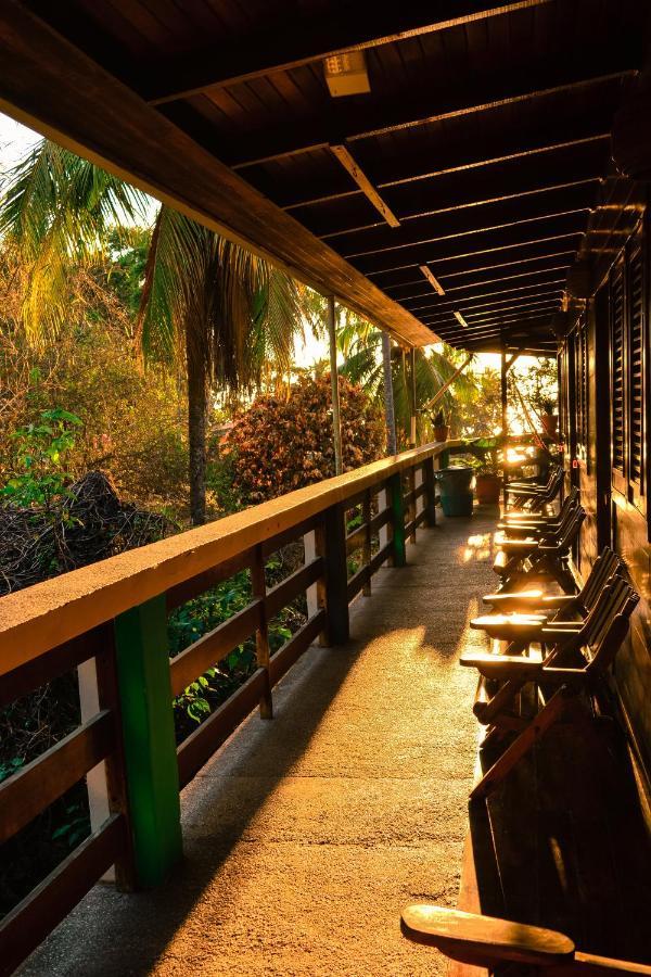 Hotel La Cascada プンタレナス エクステリア 写真